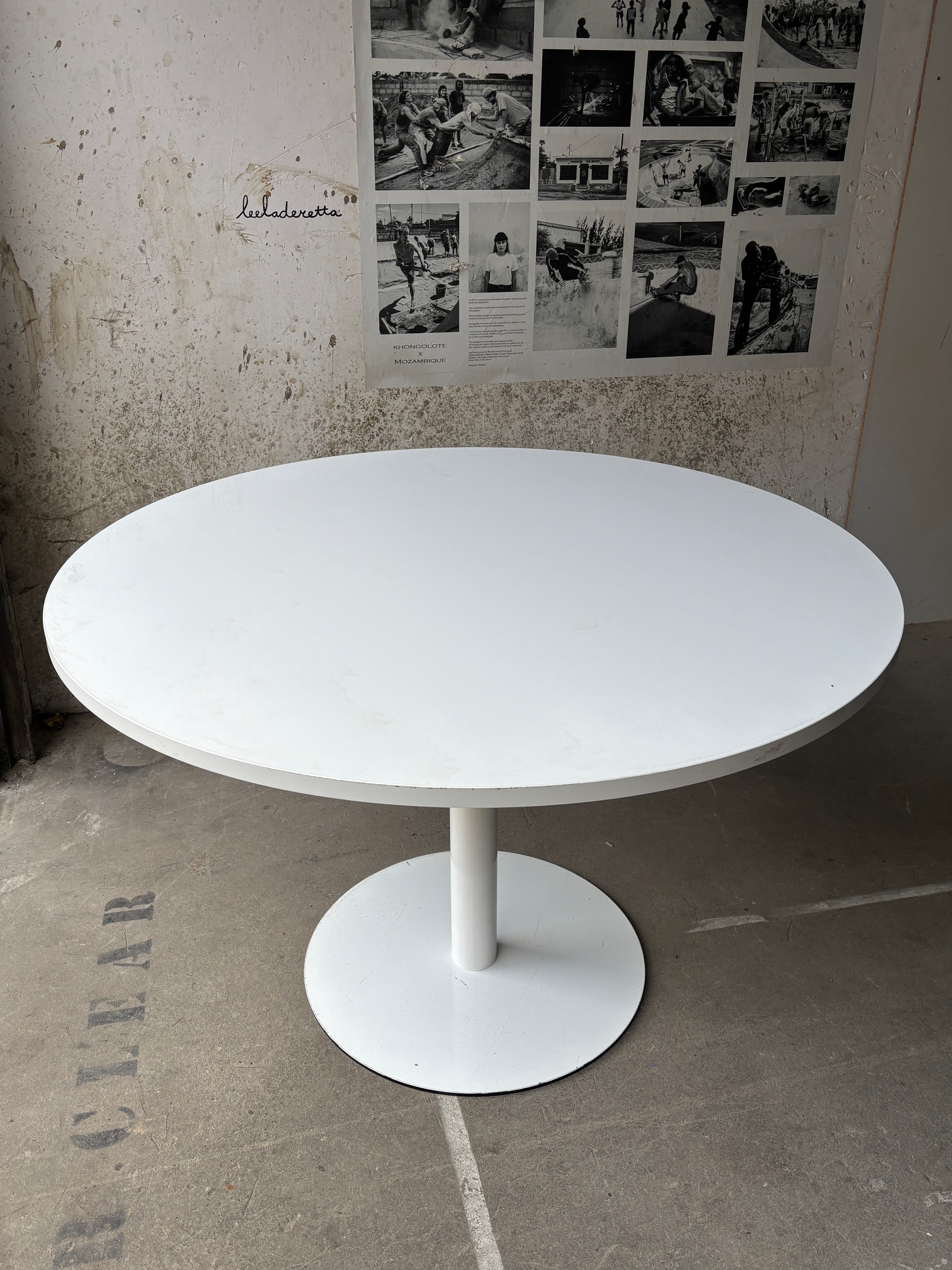 Table ronde blanche de 120 cm-3