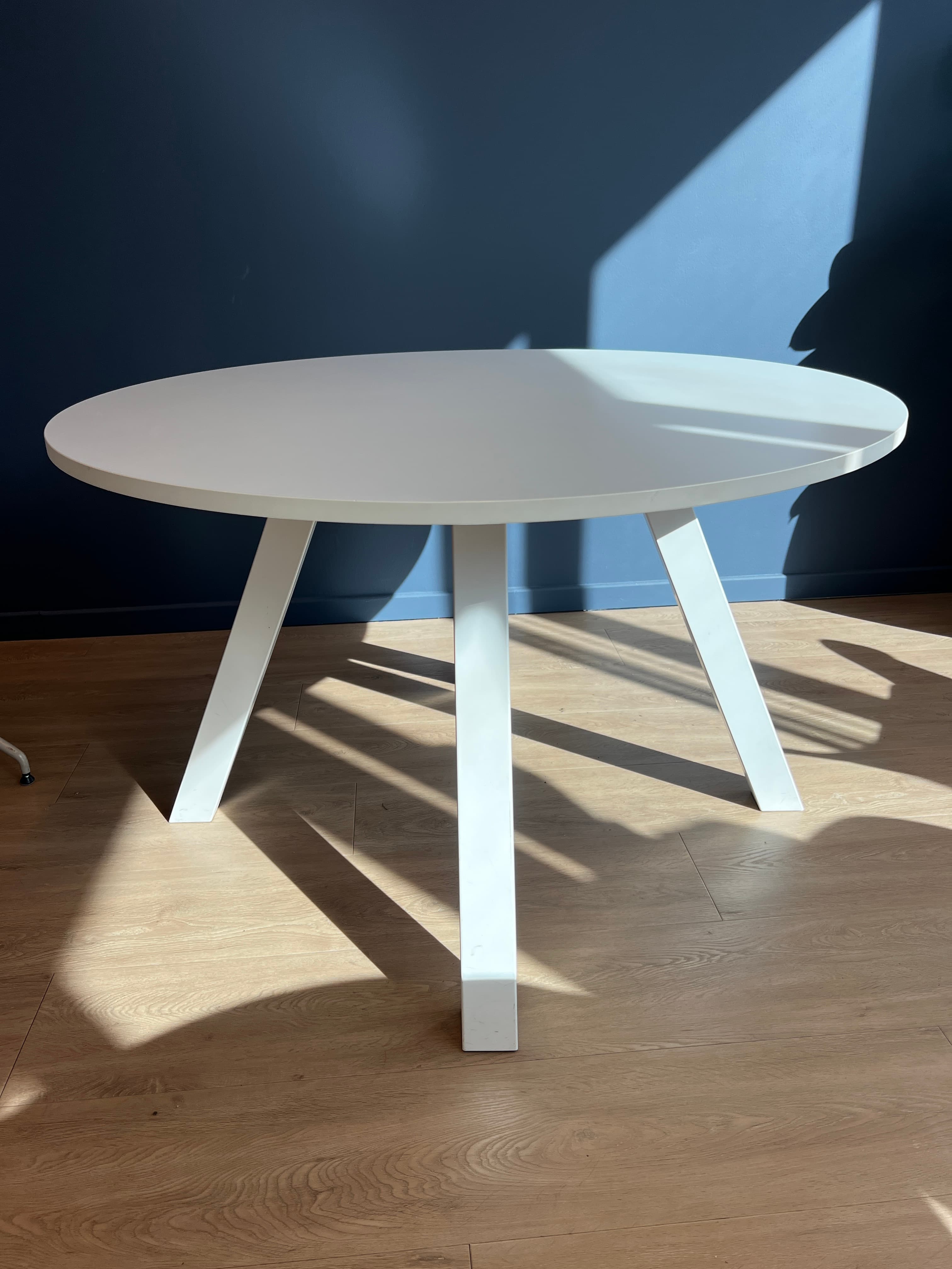 120cm White Wood Meeting Round Table-1