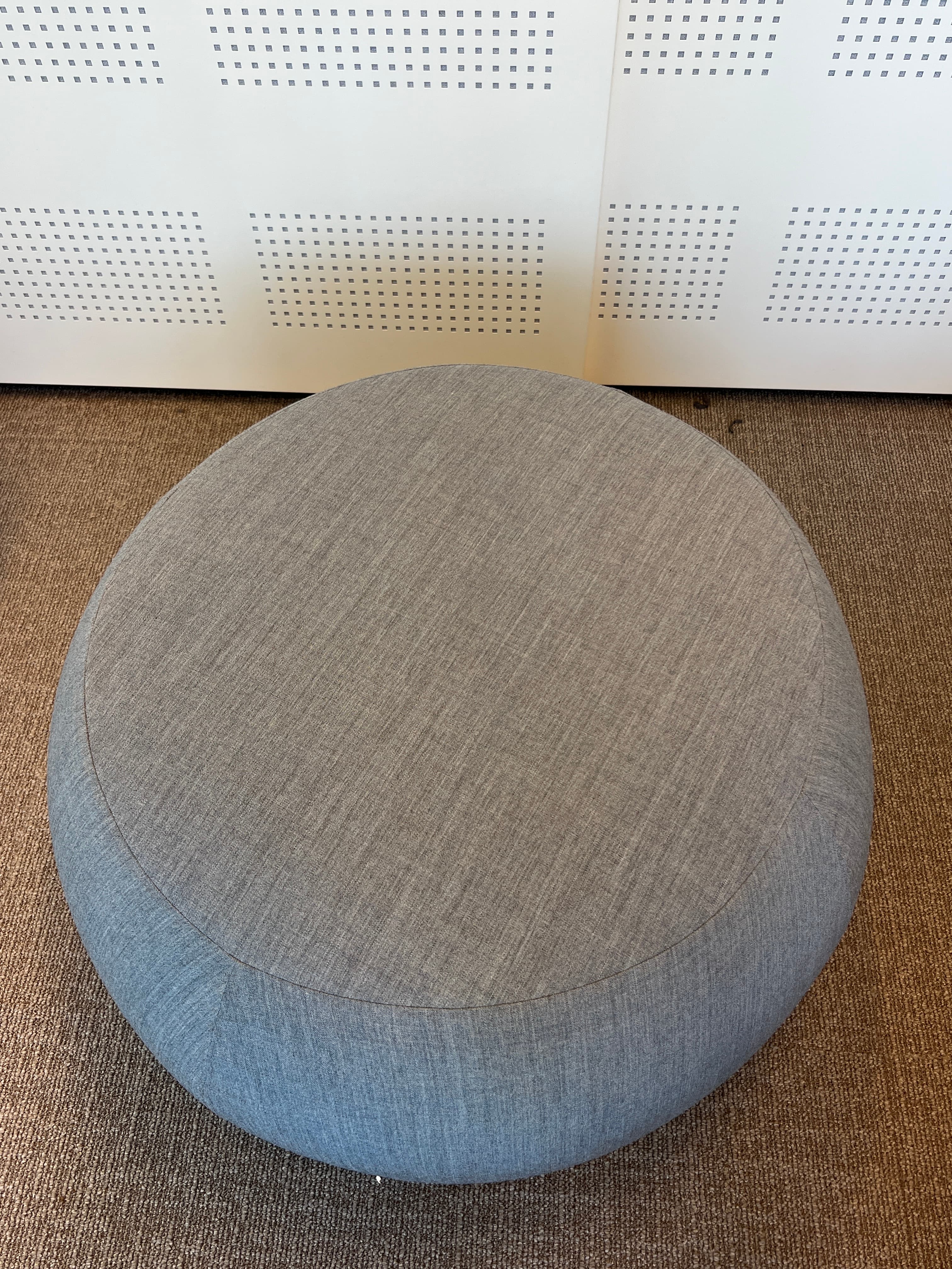 Pouf Arper en tissu gris foncé-2
