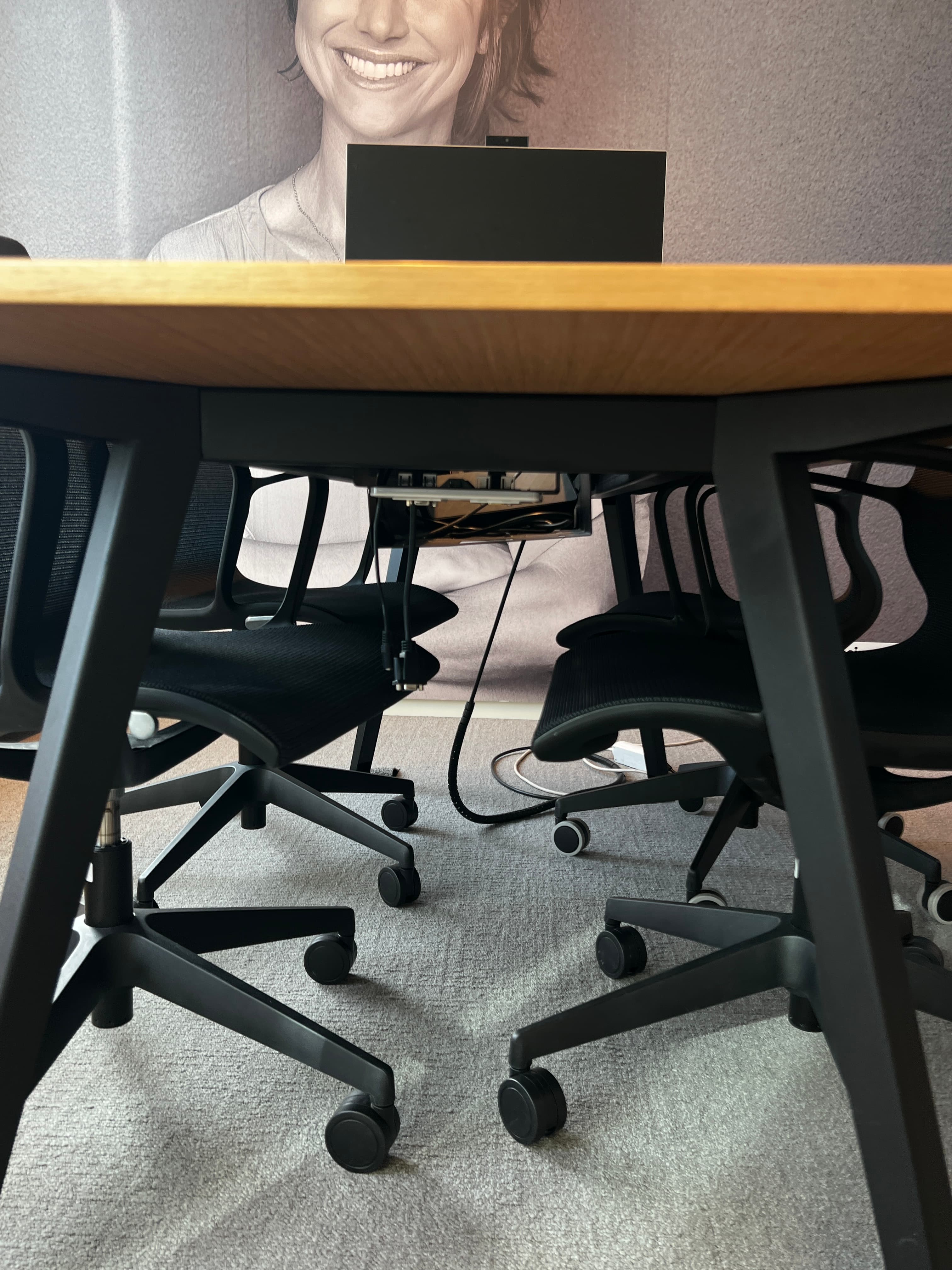 Table de réunion de 200 cm en bois teinté et métal-4