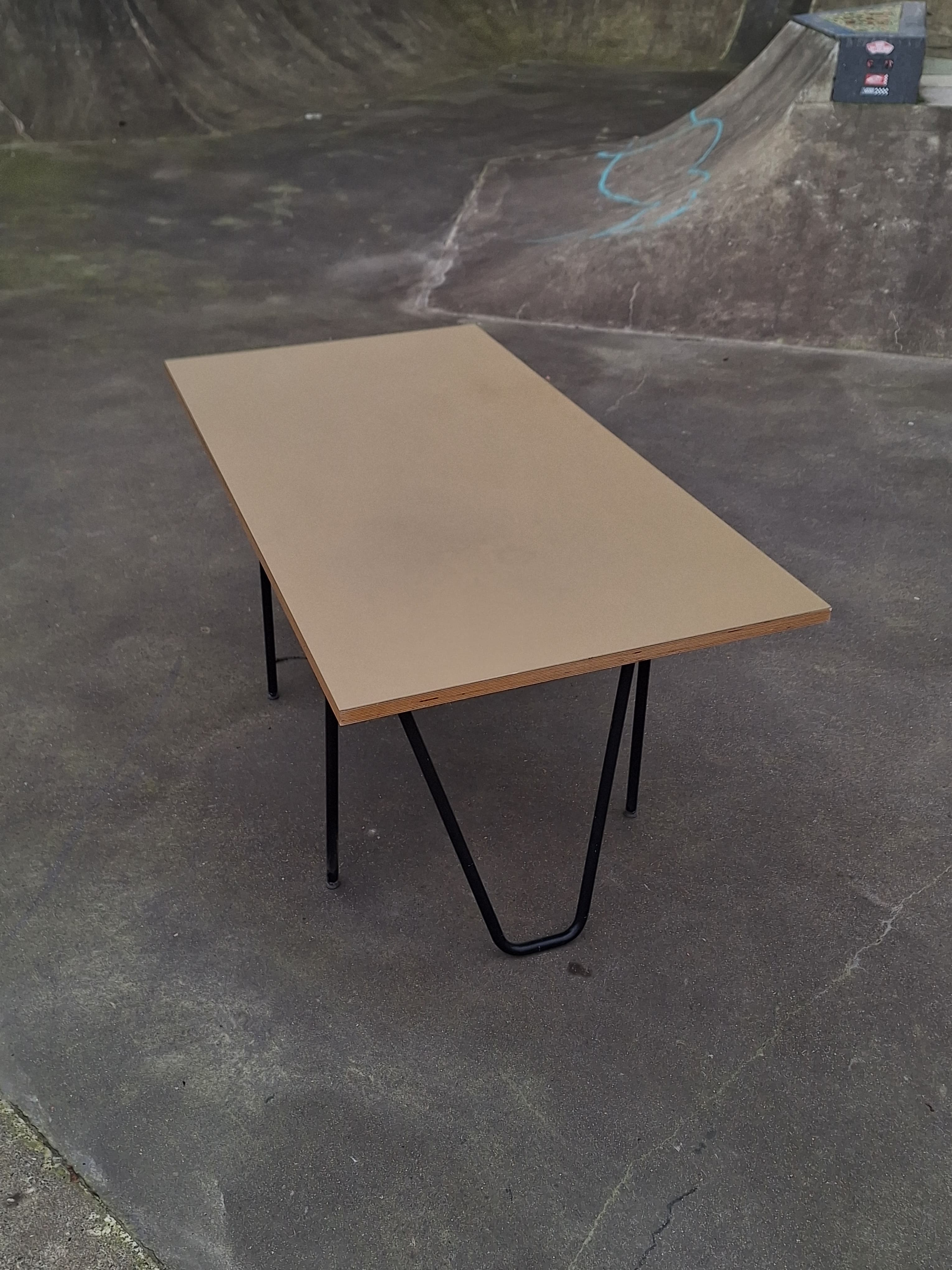 Yellow-gold table in multiplex top 160cm-7