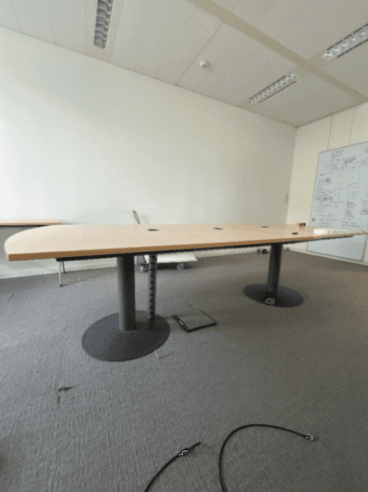 Kinnarps vergadertafel van 200 cm, beige hout-2