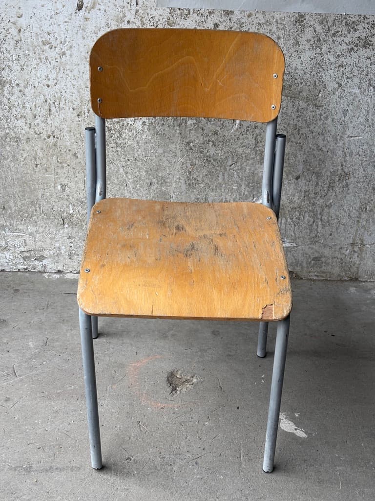 Chaises d'école en bois gris-1