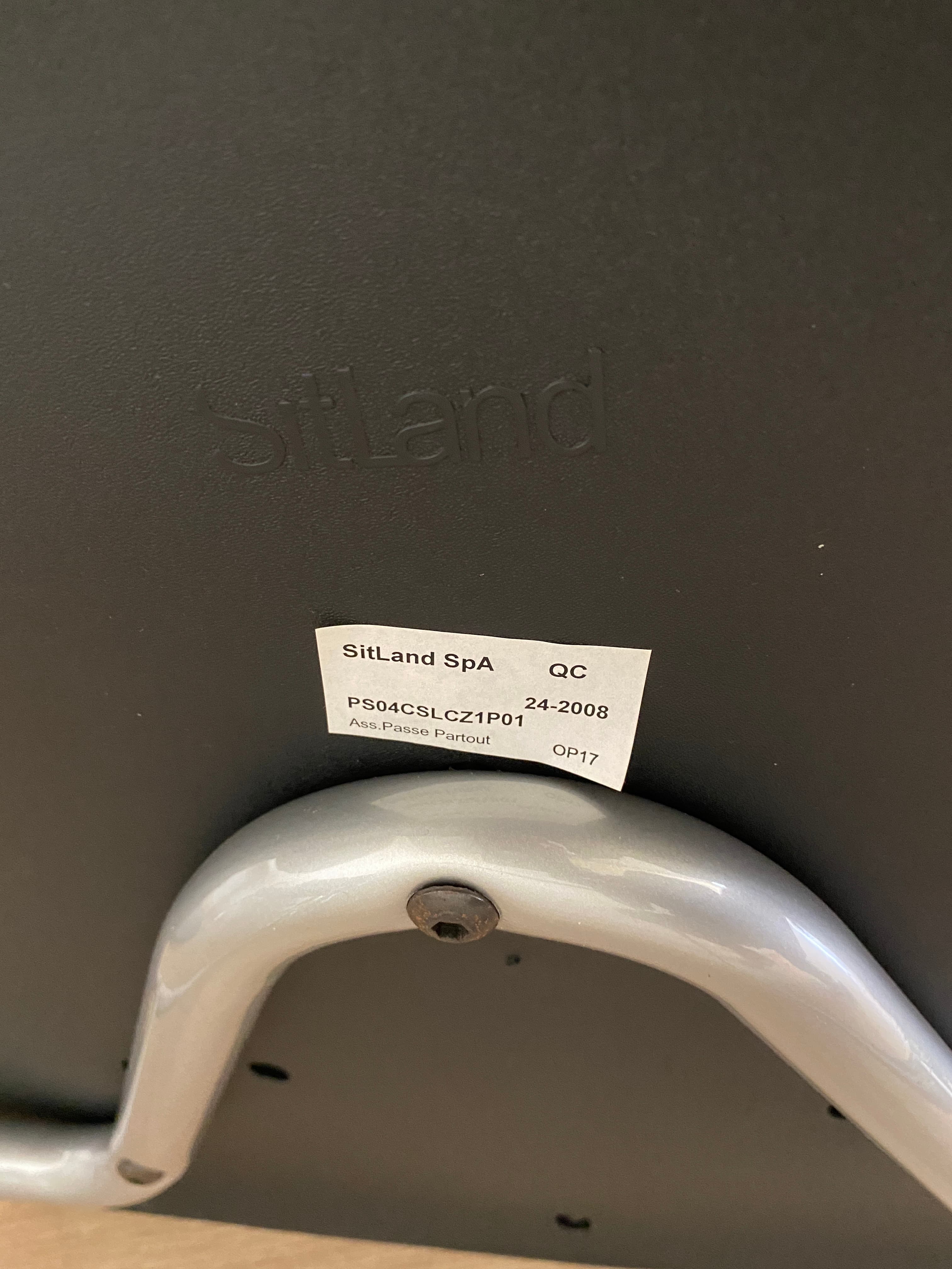 Sitland/PASSEPARTOUT Zwarte stapelbare leren stoel-0