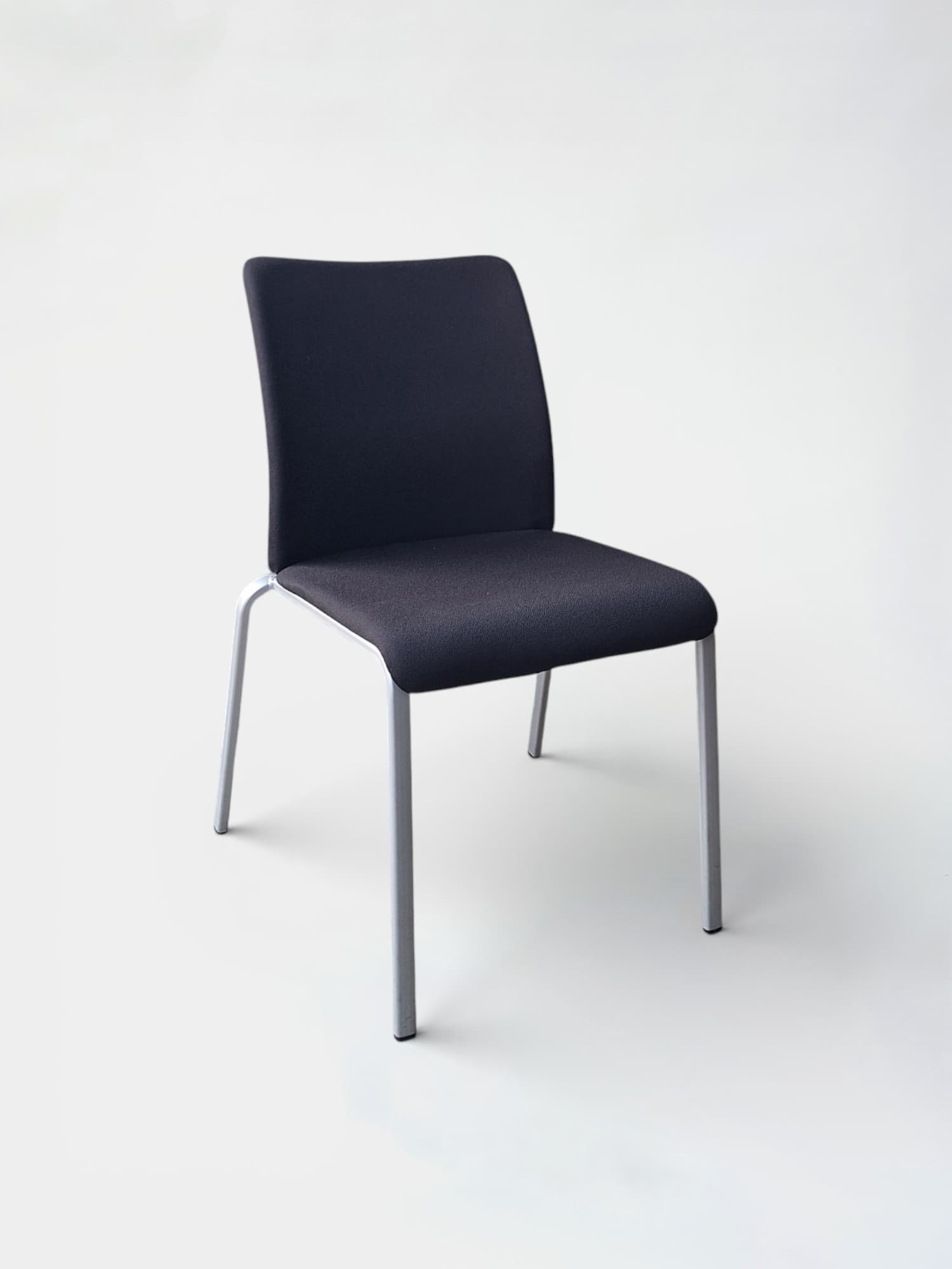 Steelcase zwarte vergaderstoel-0