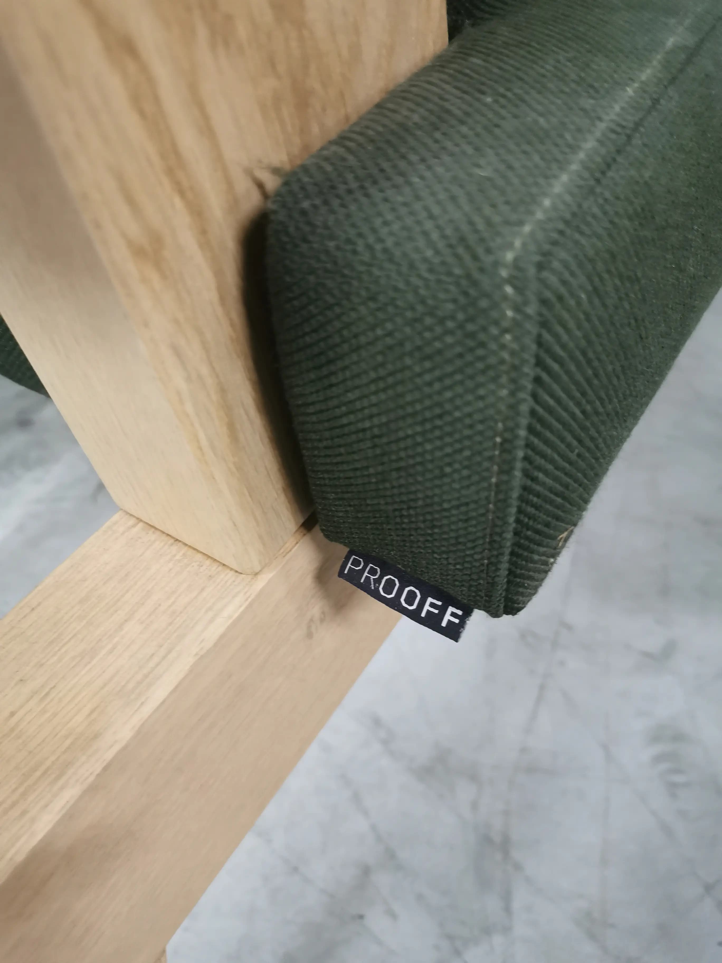 PROOF canapé vert clair et vert foncé sur structure en bois-2
