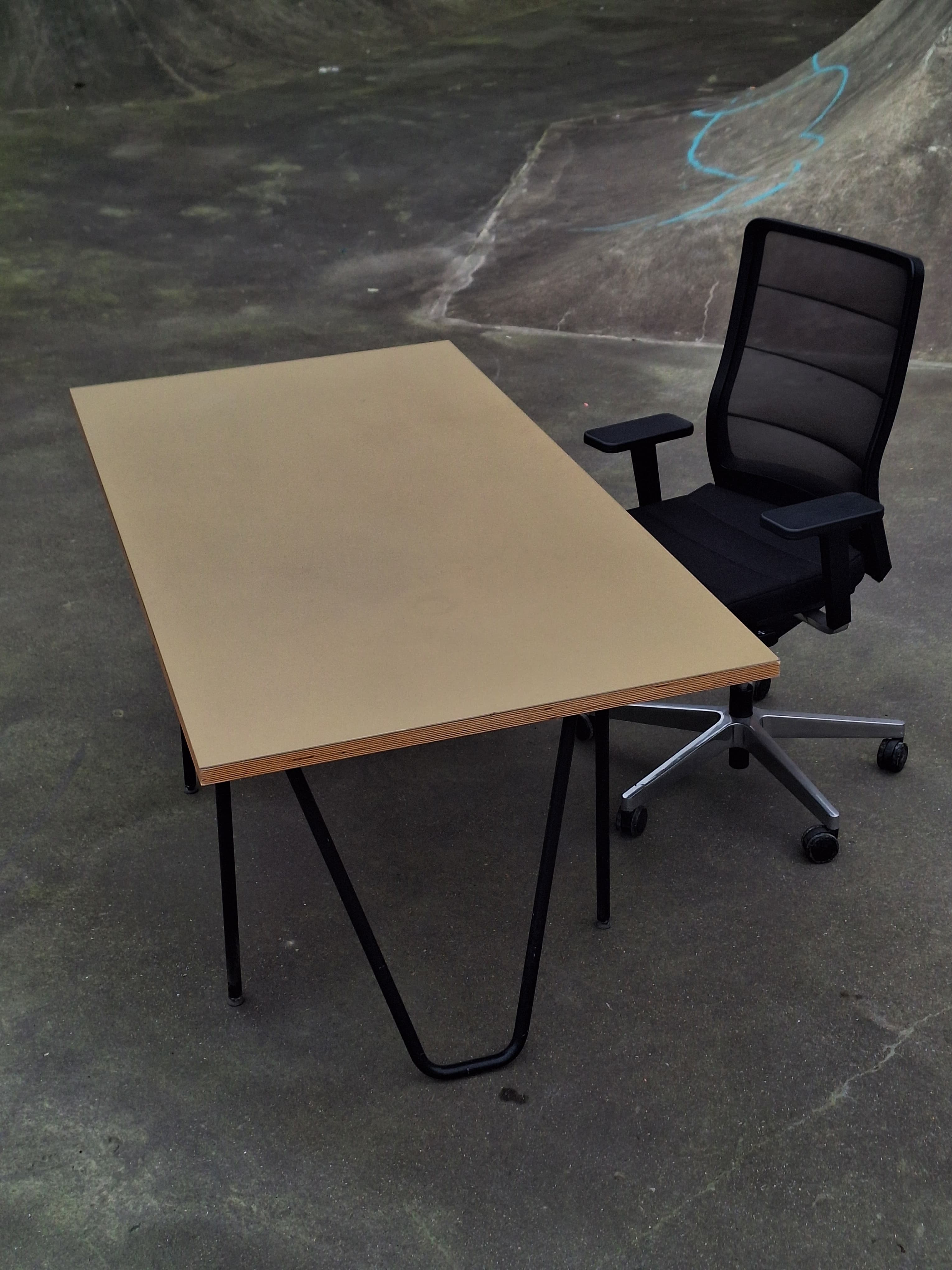 Yellow-gold table in multiplex top 160cm-5