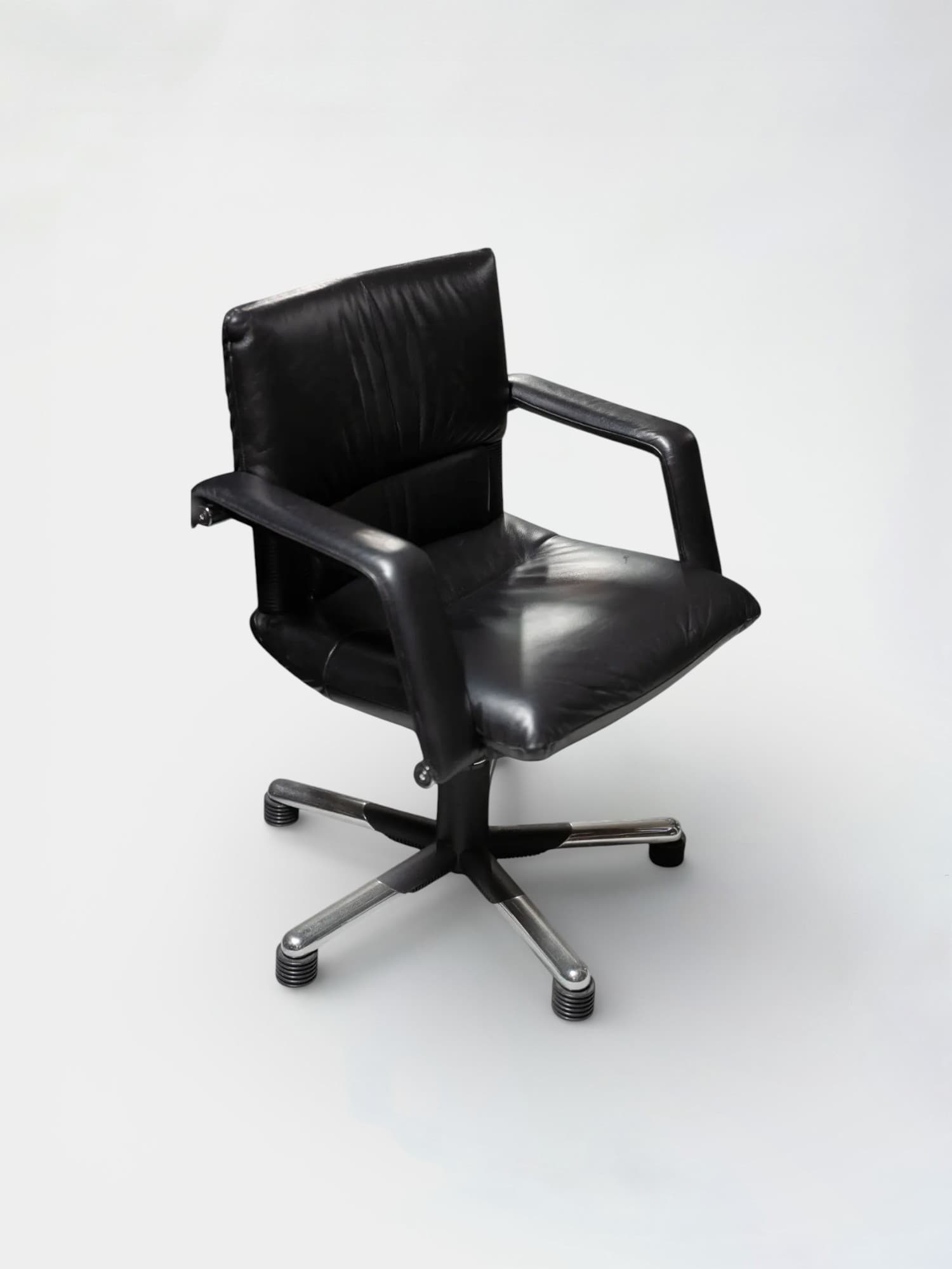 Vitra Black leather meeting chair