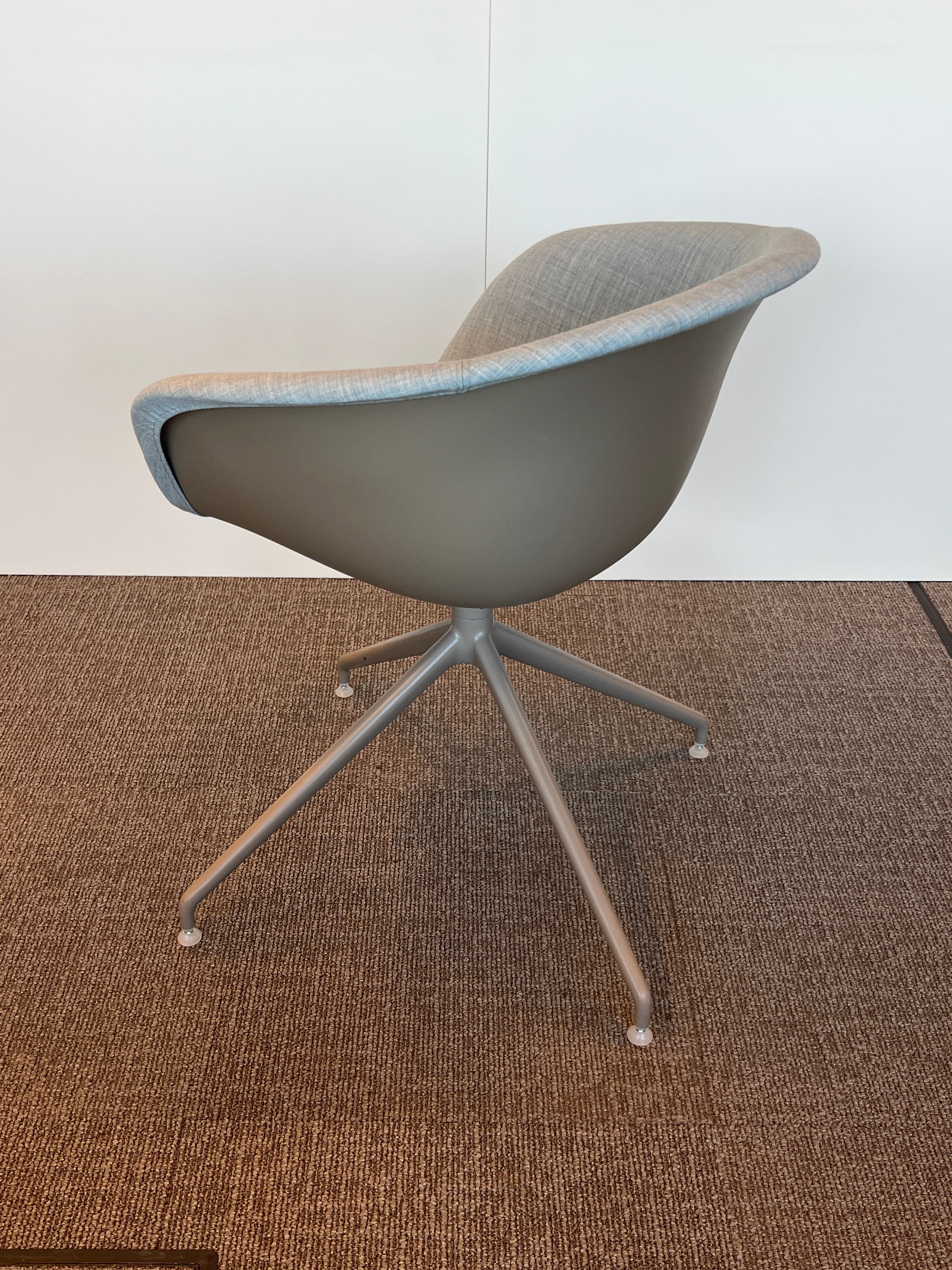 Fauteuil Arper en tissu bleu/gris-3