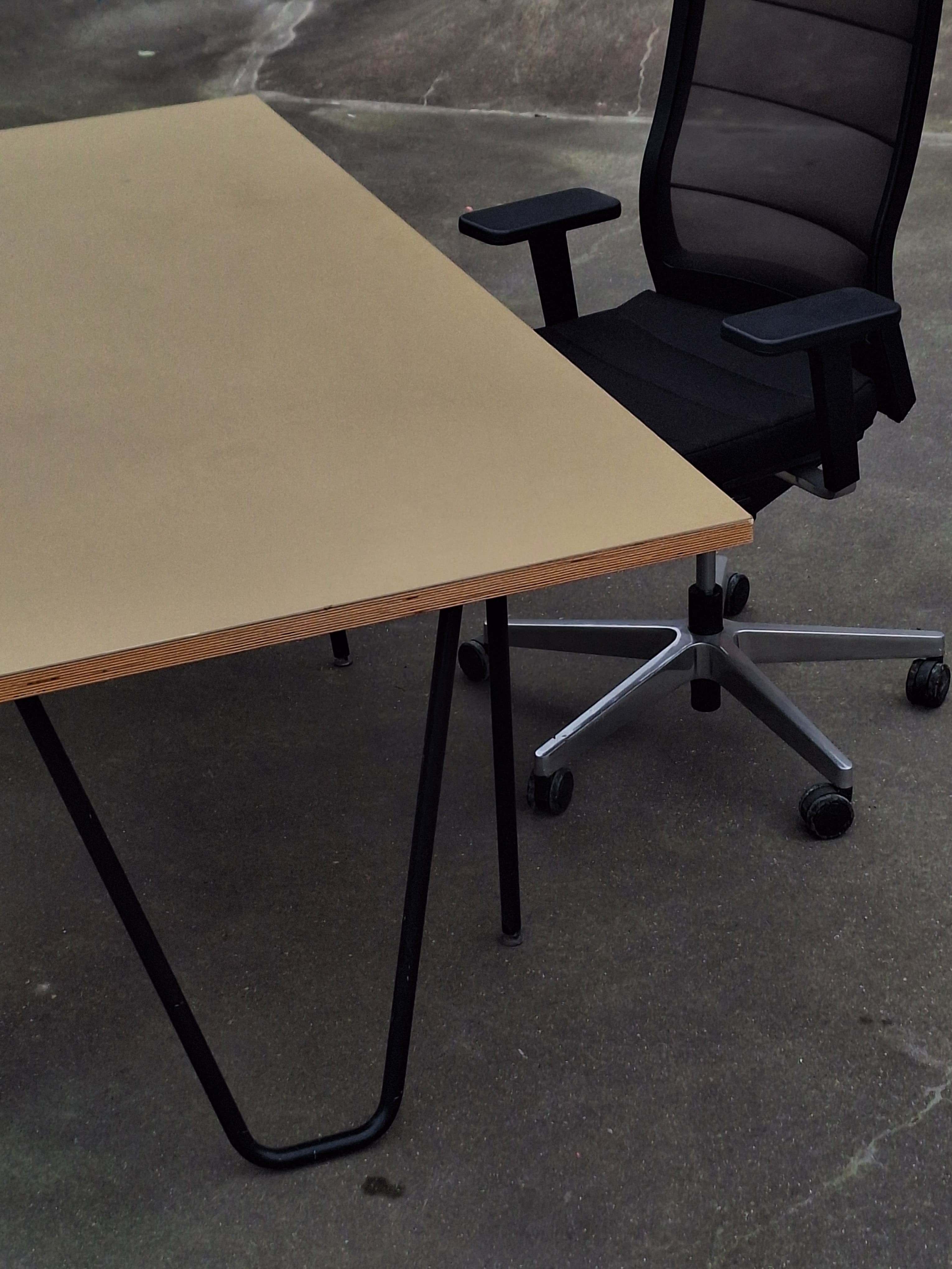 Yellow-gold table in multiplex top 160cm-6