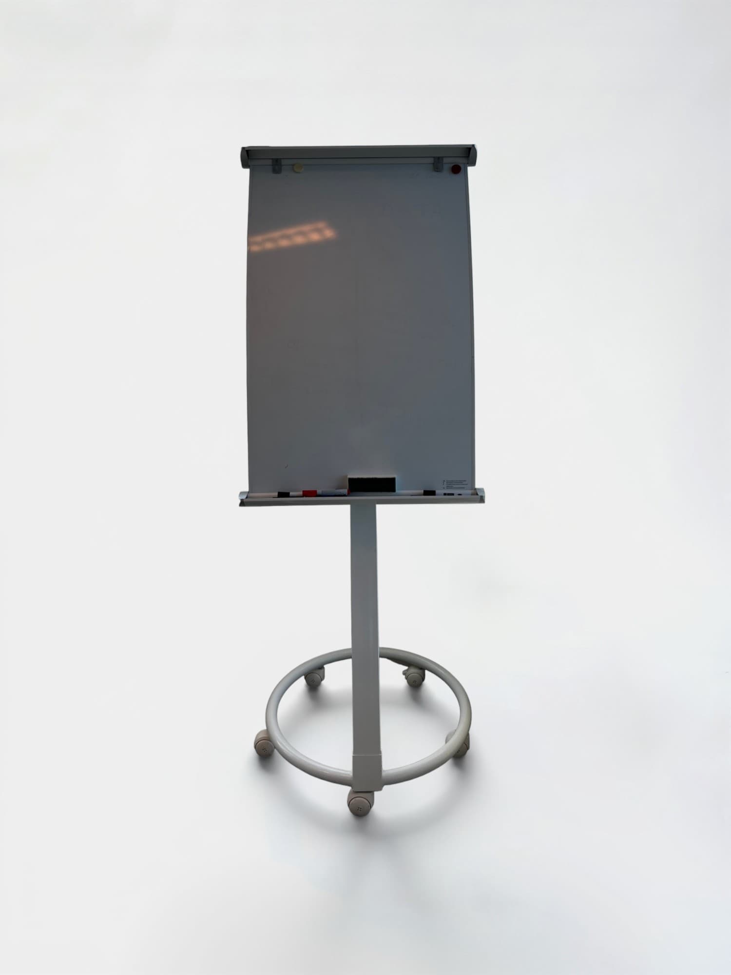 Support pour tableau à feuilles mobiles en métal blanc-0