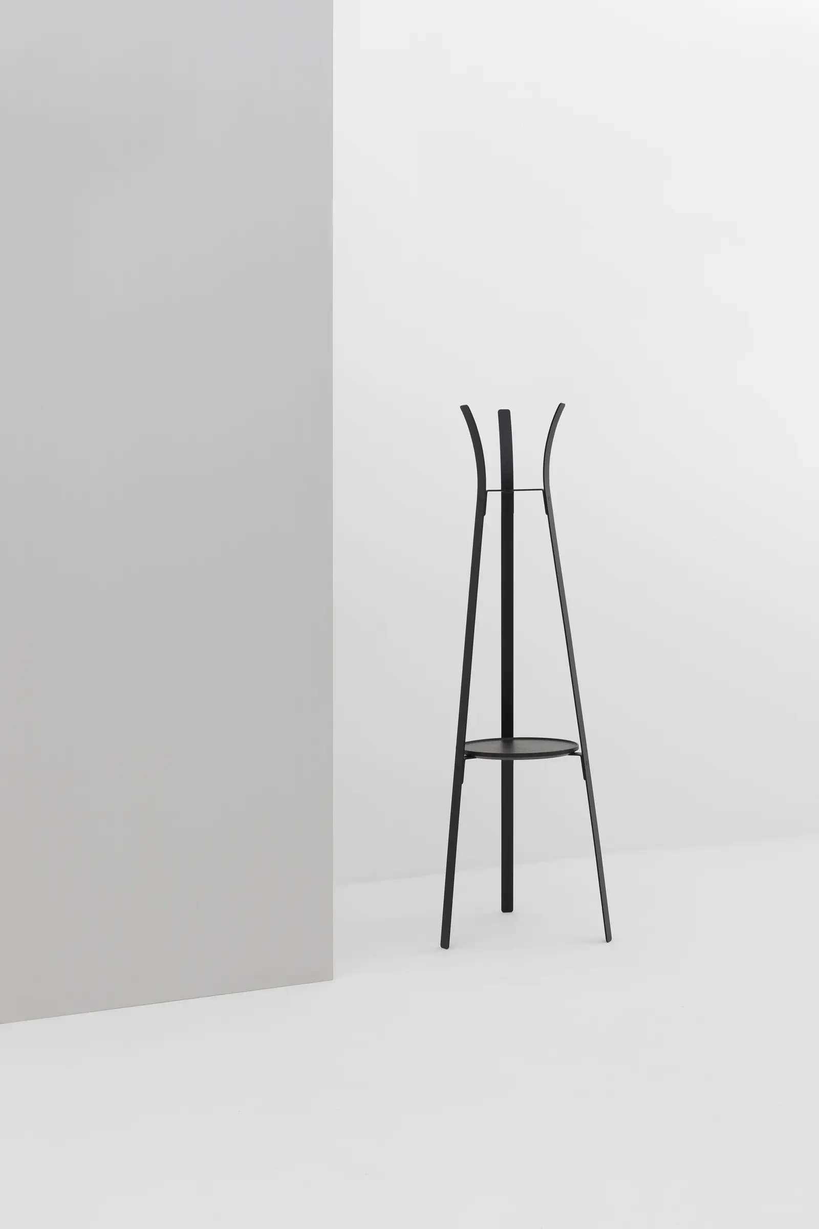 CRUSO Porte-manteau en métal noir avec porte-clés