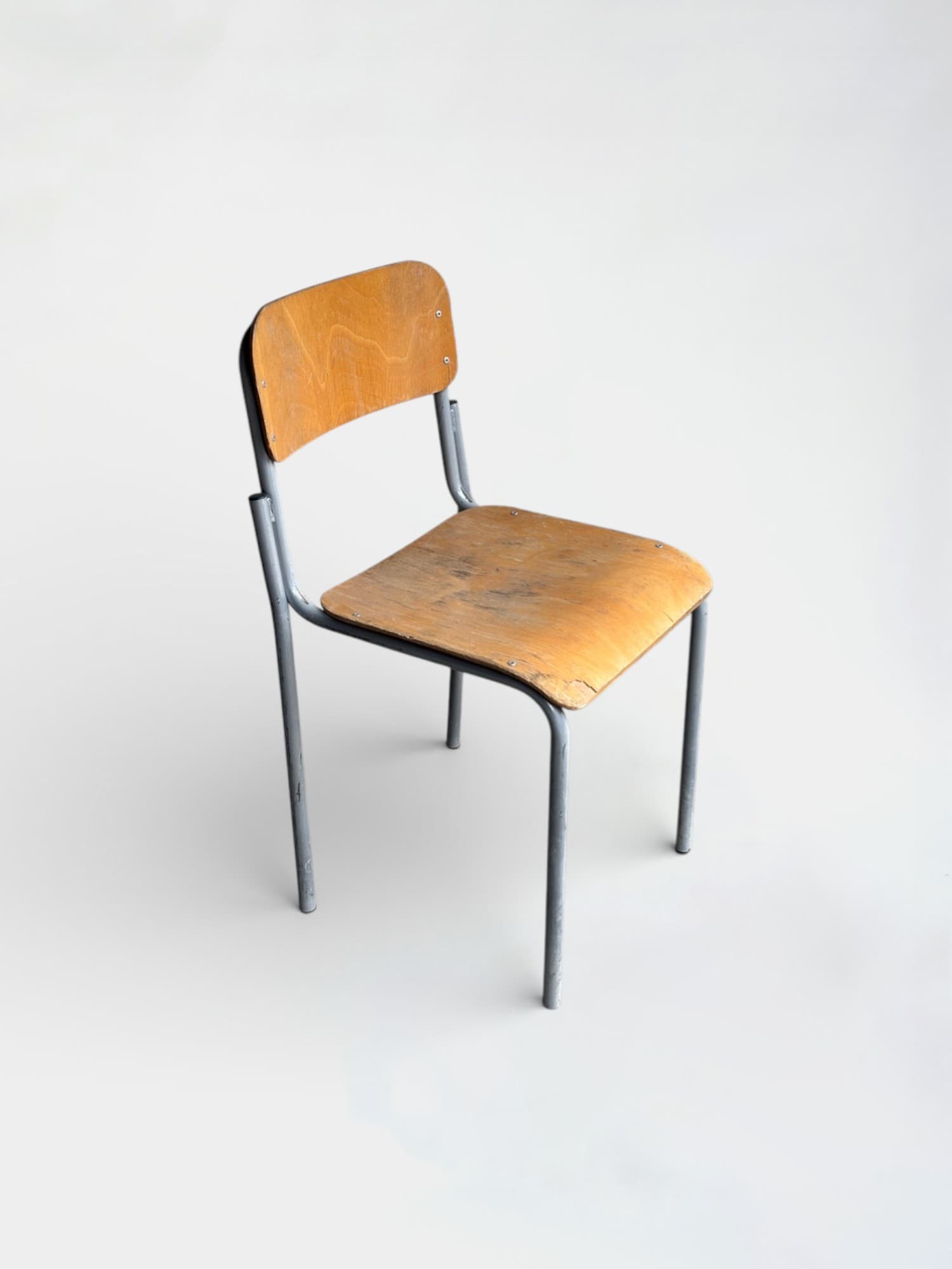 Chaises d'école en bois gris-0