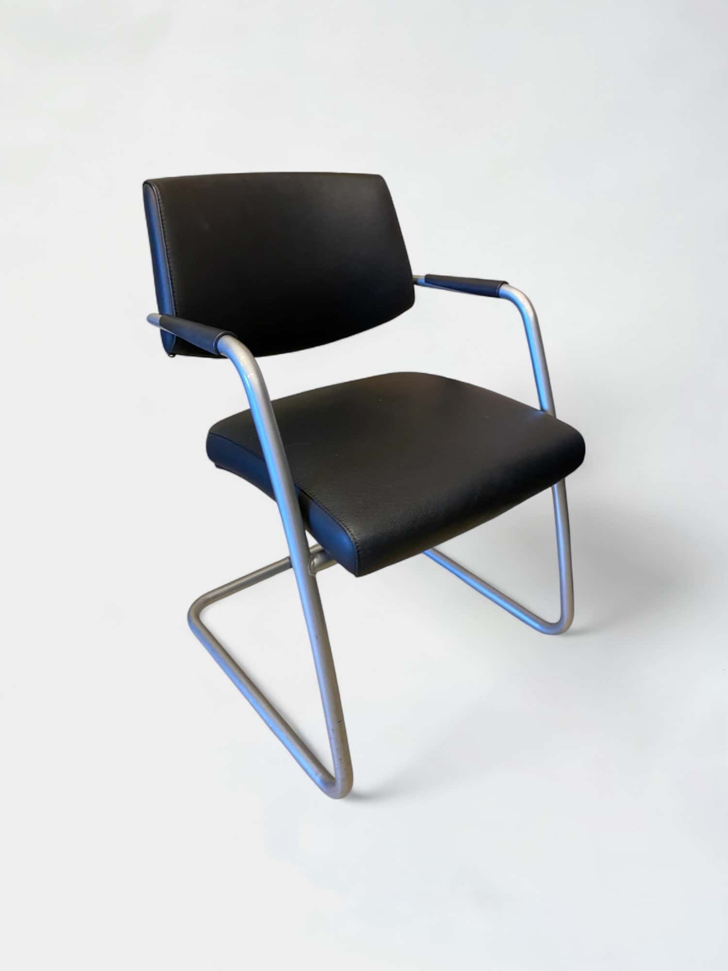 Sitland/PASSEPARTOUT Black stackable leather chair product image