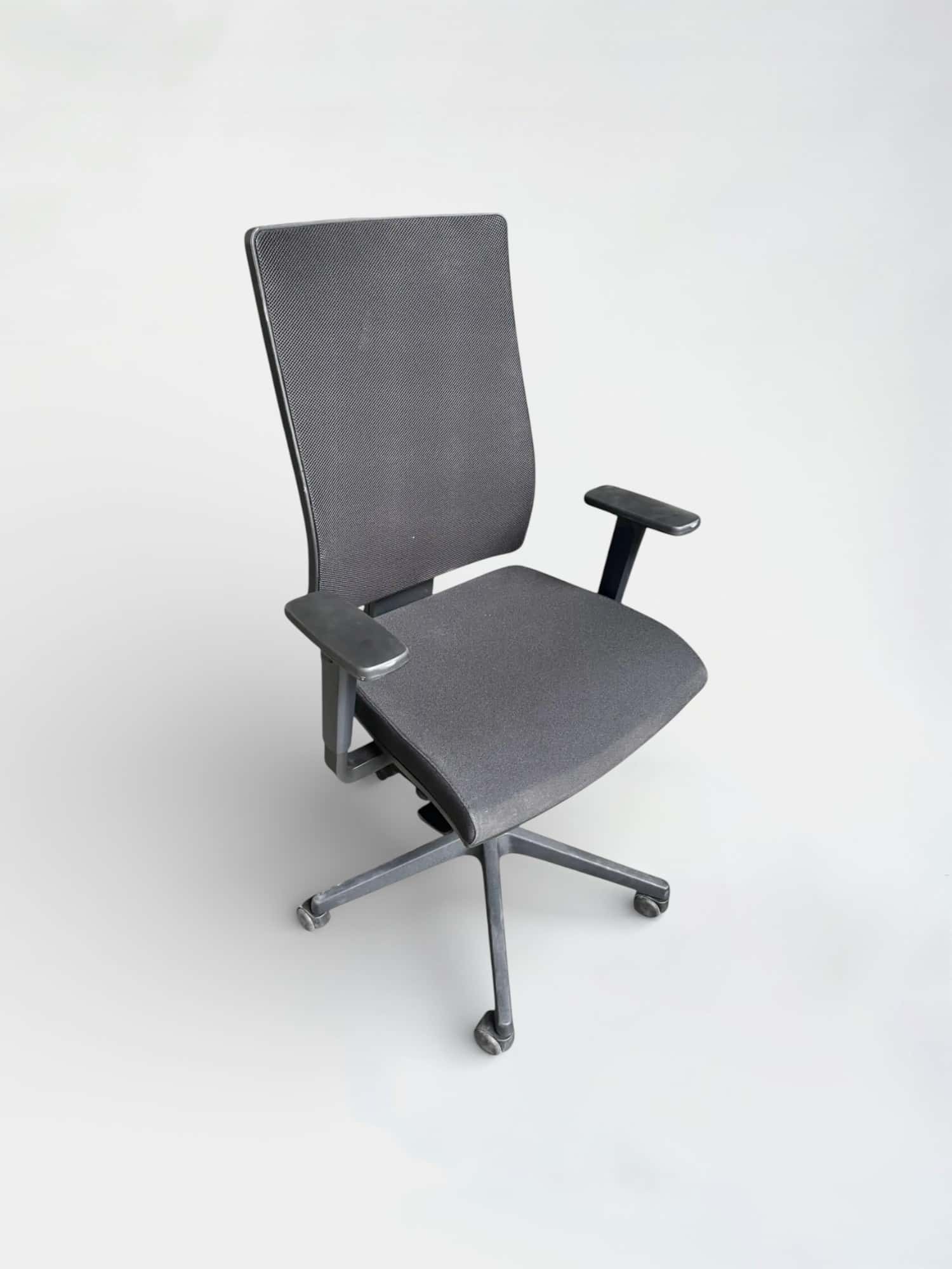 Sitland Black office chair with mesh back product image