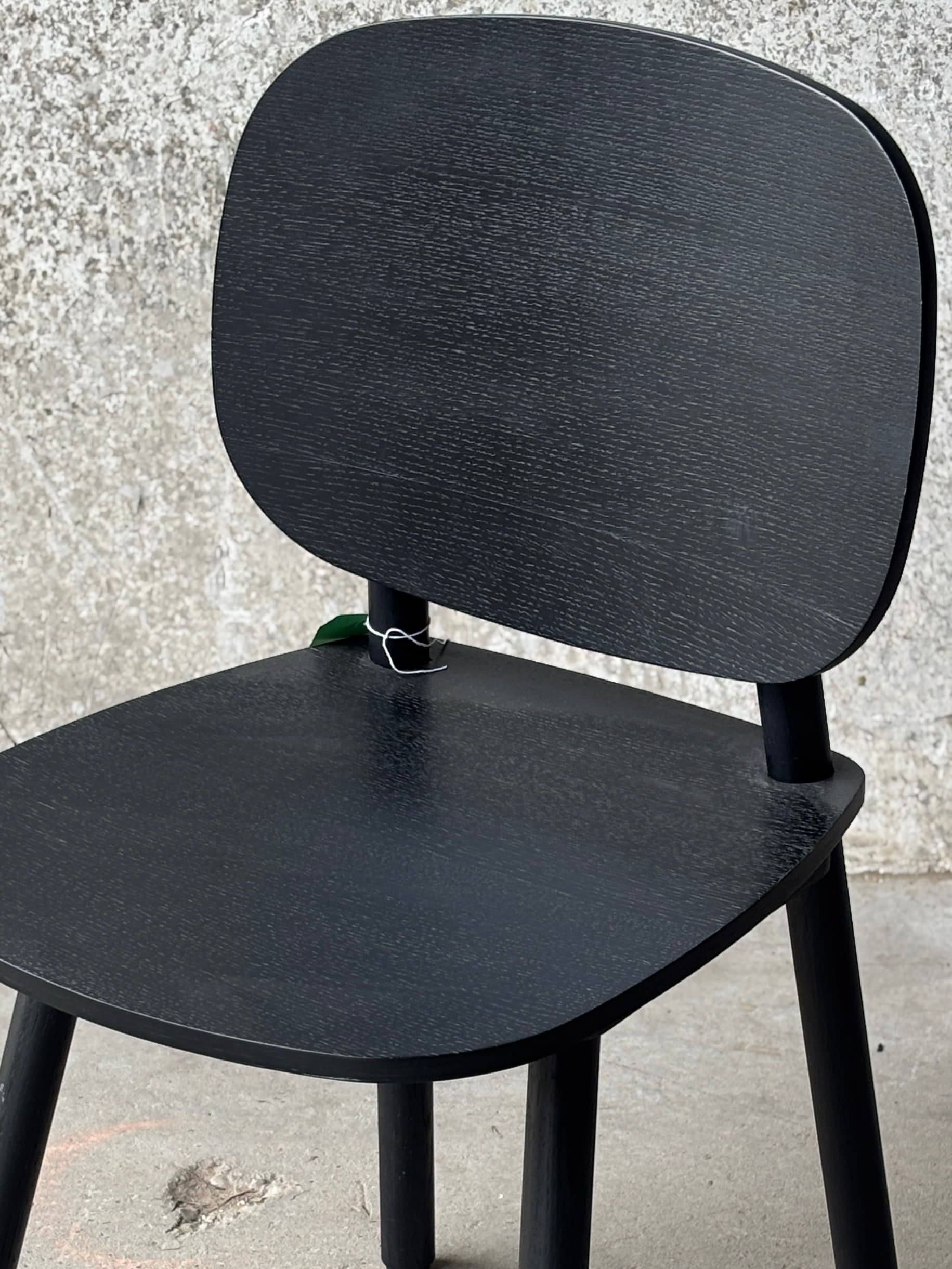 CRUSO Chaise de salle à manger en bois noir