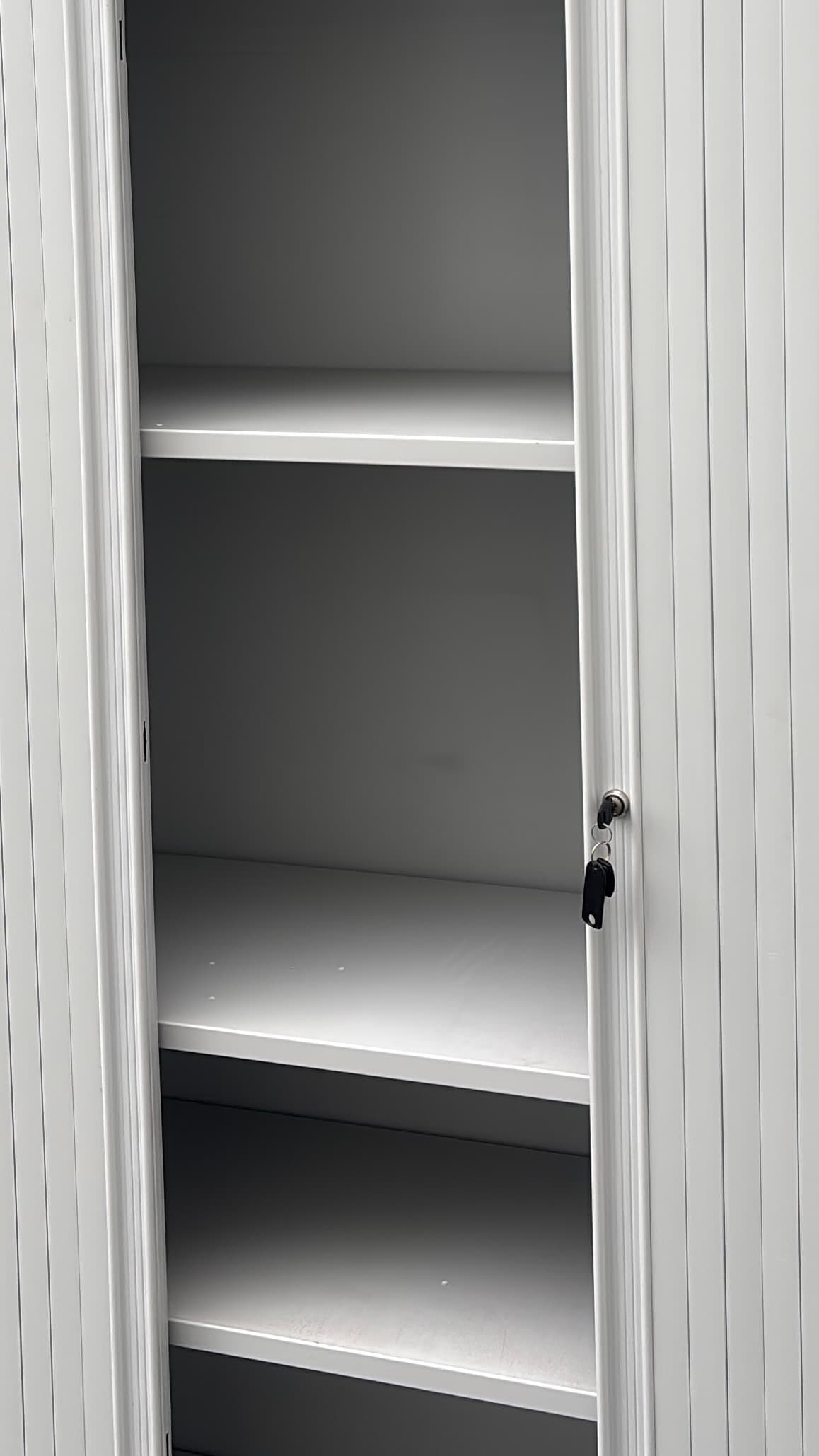 Armoire de rangement en métal blanc de 200 cm avec portes coulissantes